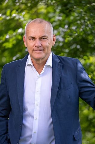 Dr. Michael Nehls: Karriere, Forschung und öffentliche Wirkung eines vielseitigen Mediziners