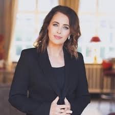 Annika de Buhr – Karriere, Medienkompetenz und Einfluss einer modernen Kommunikationsexpertin