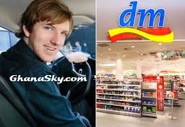 Kevin Lehmann & dm-drogerie markt – Vermögen, Hintergrund und Einfluss auf den Drogeriemarkt 4 Meta Description  Kevin Lehmann dm – Erfahren Sie alles über Vermögen, Beteiligung am dm-drogerie markt, Karriere, Hintergrund und Einfluss auf den deutschen Einzelhandel.  Einführung  Der Name Kevin Lehmann dm sorgt immer wieder für Aufmerksamkeit in Wirtschaftskreisen und Medienberichten. Besonders interessant ist seine